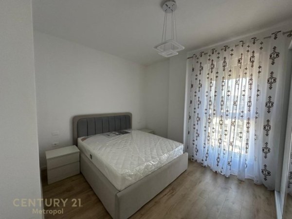 Tirane, jepet me qera apartament 1+1+Aneks+Ballkon Kati 9, 73 m² 600 € (Don Bosko)