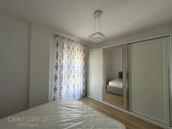 Tirane, jepet me qera apartament 1+1+Aneks+Ballkon Kati 9, 73 m² 600 € (Don Bosko)