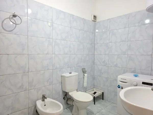 Tirane, shitet apartament 1+1+Ballkon Kati 8, 64 m² 95.000 € (Astir)