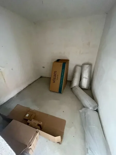 Tirane, shitet apartament 2+1+Ballkon Kati 6, 75 m² 102.000 € (Selit)