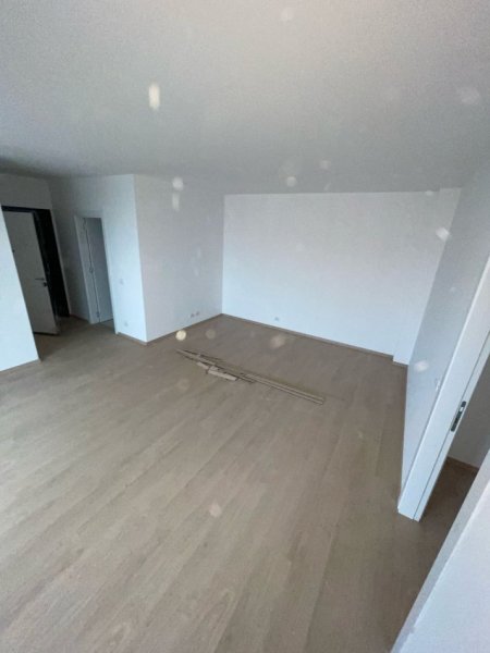 Tirane, shitet apartament 2+1+Ballkon Kati 5, 117 m² 152.000 € (Laprak)