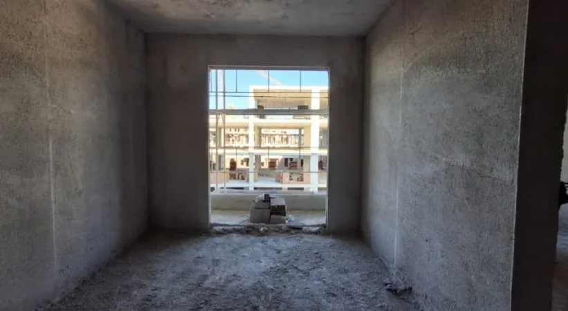 Tirane, shitet apartament 1+1+Ballkon Kati 3, 53 m² 63.300 € (Univers City)