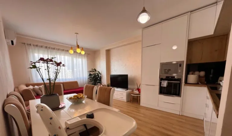 Tirane, qera apartament 2+1+Ballkon Kati 6,