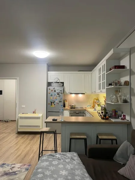 Tirane, jepet me qera apartament 2+1+Ballkon Kati 5, 115 m² 800 € (Ish Parku i Autobuzave)