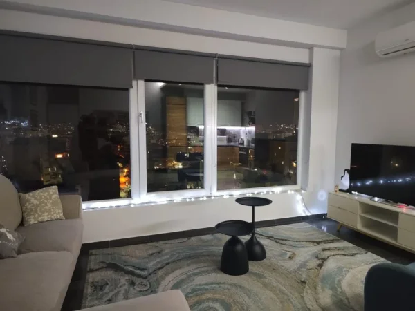 Tirane, jepet me qera apartament 2+1+Ballkon Kati 10, 105 m² 900 € (Pazari i Ri)