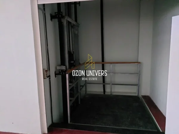 Durres, shitet magazine Kati 3, 1.281 m² 1.300.000 € (Portoromano, Durrës)