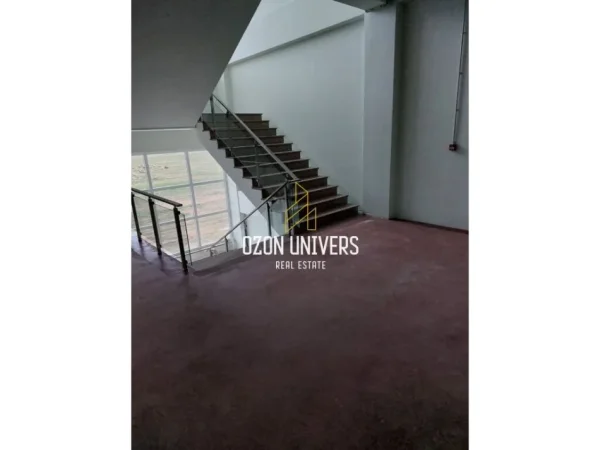 Durres, shitet magazine Kati 3, 1.281 m² 1.300.000 € (Portoromano, Durrës)