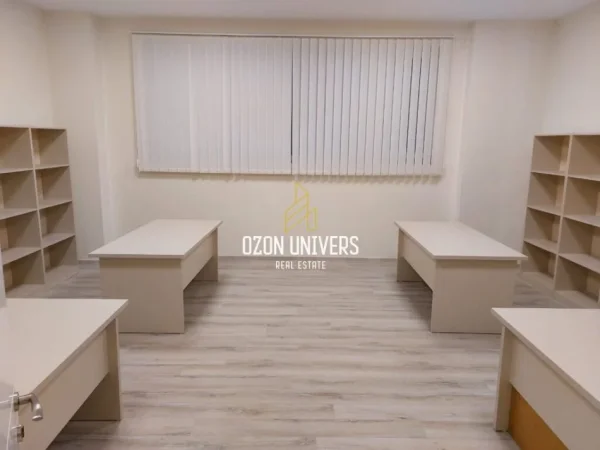 Durres, shitet magazine Kati 3, 1.281 m² 1.300.000 € (Portoromano, Durrës)