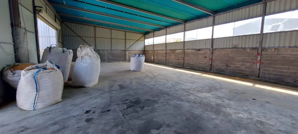 Tirane, jepet me qera magazine , 260 m² 1.300 € (Vaqarr)