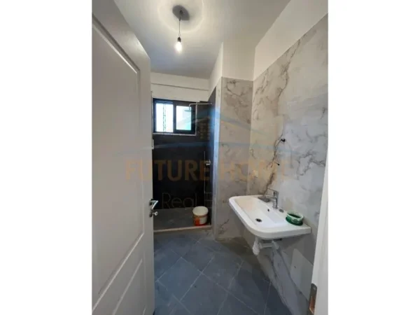 Tirane, shitet apartament 2+1+Ballkon Kati 1, 105 m² 170.000 € (Don Bosko)