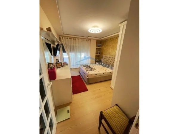 Durres, shitet apartament 3+1+Ballkon Kati 1, 200 m² 300.000 € (Bulevardi Kryesor, Durres)