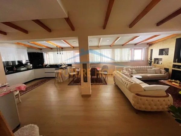 Durres, shitet apartament 3+1+Ballkon Kati 1, 200 m² 300.000 € (Bulevardi Kryesor, Durres)