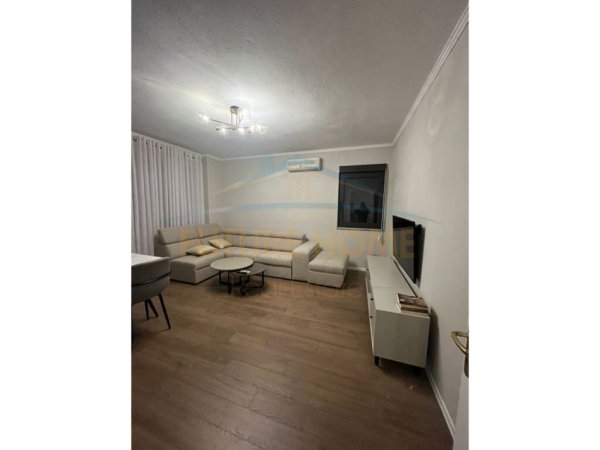 Tirane, jepet me qera apartament 1+1 Kati 6, 600 m² 600 € (Qender)