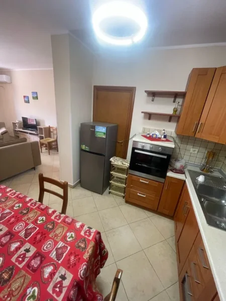 Tirane, jepet me qera apartament 3+1 , 125 m² 850 € (21 Dhjetori)