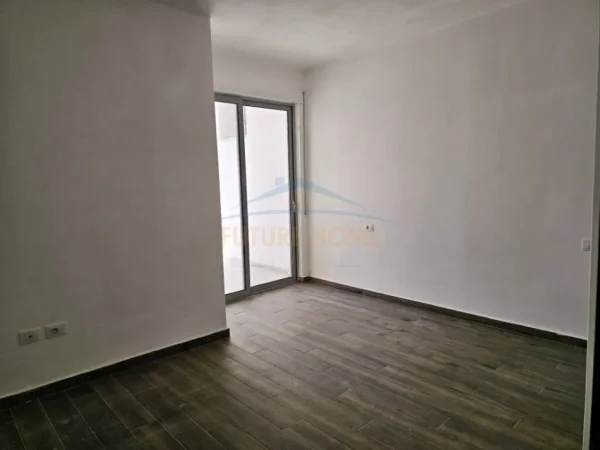 Durres, shitet apartament 2+1 Kati 1, 132 m² 184.500 € (Golem)