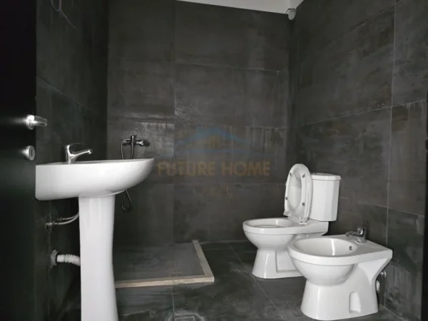 Durres, shitet apartament 2+1 Kati 1, 132 m² 184.500 € (Golem)