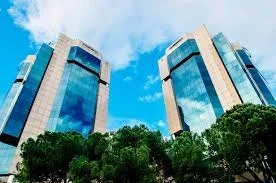 Tirane, shitet ambjent biznesi Kati 1, 52 m² 364.000 € (ish blloku tek kullat binjake)