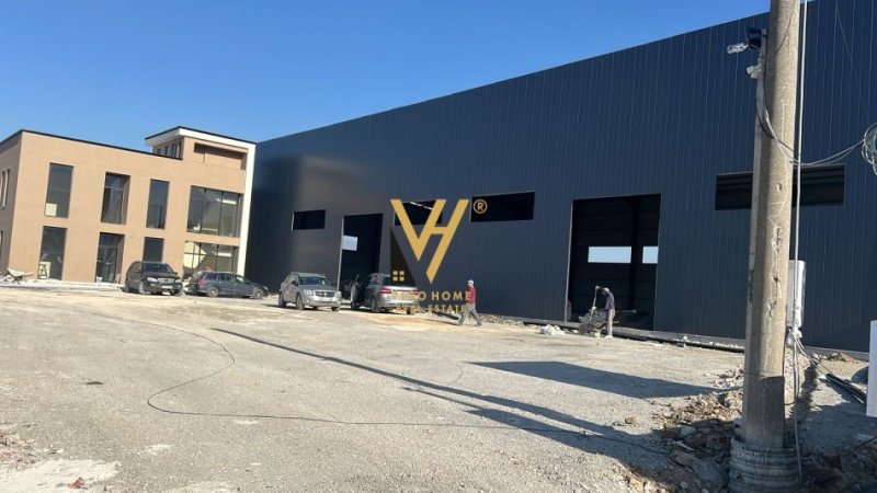 Tirane, jepet me qera magazine Kati 0, 1.500 m² 6.000 € (VAQARR)