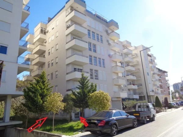 Durrës, Shitet Njësi me sipërfaqe 227.66 m2, Çmimi fillestar 21,418,320 Lekë