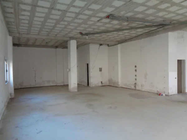 Durrës, Shitet Njësi me sipërfaqe 227.66 m2, Çmimi fillestar 21,418,320 Lekë