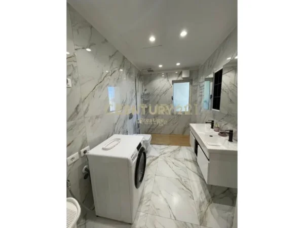 Tirane, jepet me qera apartament 3+1+Aneks+Ballkon Kati 9, 153 m² 2.000 € (RRUGA E ELBASANIT)