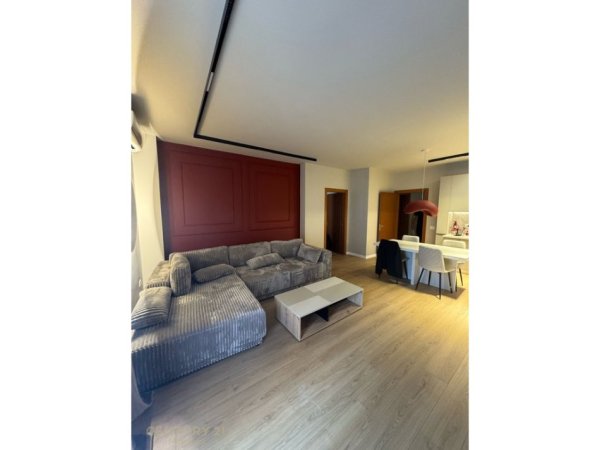 Tirane, jepet me qera apartament 1+1+Aneks+Ballkon Kati 4, 80 m² 900 € (9 - katshet)