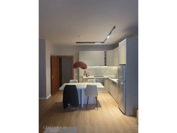 Tirane, jepet me qera apartament 1+1+Aneks+Ballkon Kati 4, 80 m² 900 € (9 - katshet)