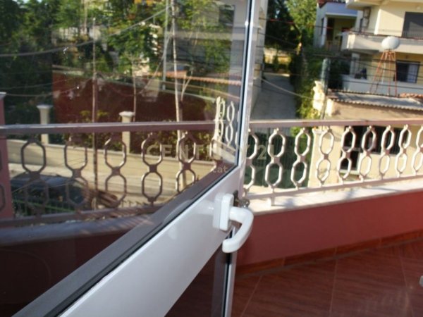 Tirane, jepet me qera apartament 3 Katshe Kati 3, 665 m² 1.800 € (Vilat gjermane)