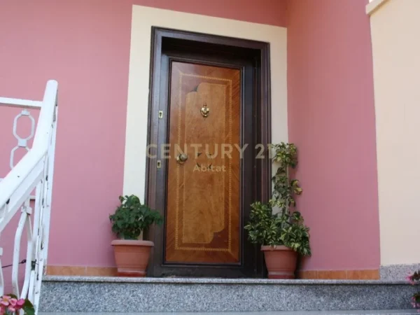 Tirane, jepet me qera apartament 3 Katshe Kati 3, 665 m² 1.800 € (Vilat gjermane)