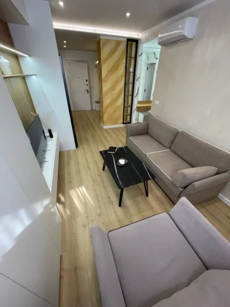 Tirane, jepet me qera apartament 1+1+Ballkon Kati 3, 55 m² 550 € (Bulevardi i Ri)