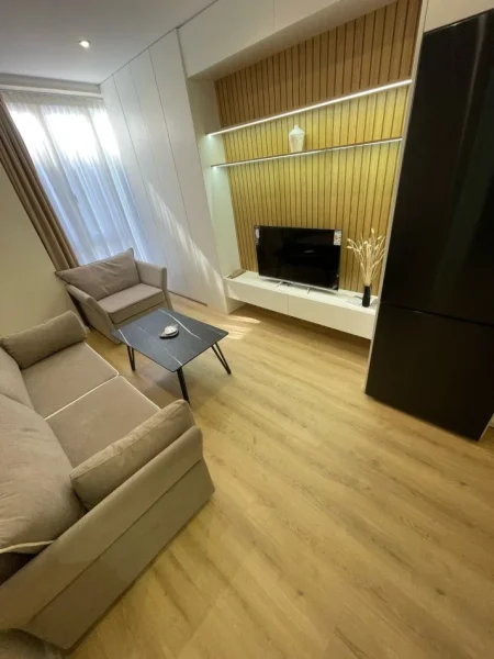Tirane, jepet me qera apartament 1+1+Ballkon Kati 3, 55 m² 550 € (Bulevardi i Ri)