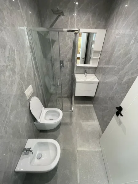 Tirane, jepet me qera apartament 1+1+Ballkon Kati 3, 55 m² 550 € (Bulevardi i Ri)