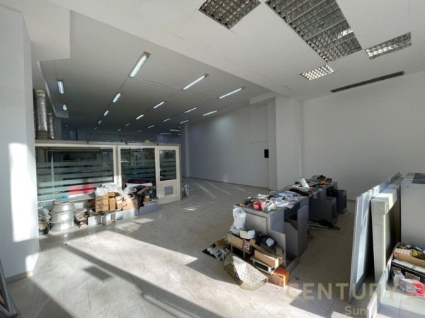 Tirane, shes ambjent biznesi , 189 m² 750.000 € (Prane Kompleksit Delijorgji)
