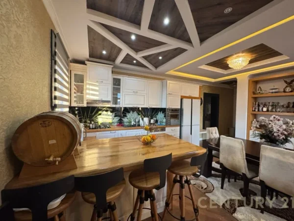 Tirane, shes apartament+verande | Penthouse 3+1+Aneks+Ballkon Kati 6, 641 m² (FRESKU)