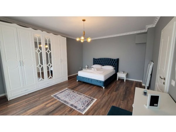 Tirane, jepet me qera apartament 2+1+Aneks+Ballkon Kati 2, 170 m² 1.000 € (KOPSHTI BOTANIK)