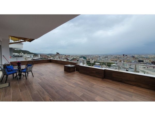 Tirane, jepet me qera apartament 2+1+Aneks+Ballkon Kati 2, 170 m² 1.000 € (KOPSHTI BOTANIK)
