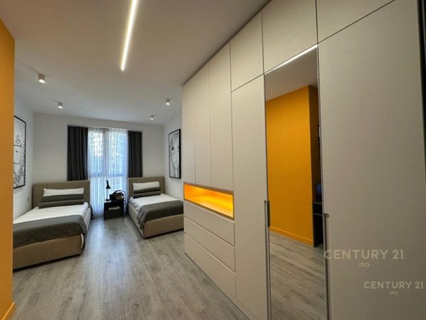 Tirane, jepet me qera apartament 2+1+Aneks+Ballkon Kati 5, 134 m² 1.200 € (Ish Fusha e Aviacionit)