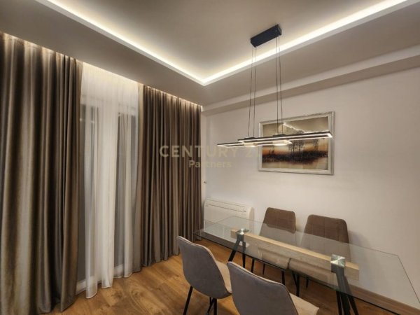 Tirane, jepet me qera apartament 2+1+Aneks+Ballkon Kati 2, 99 m² 1.200 € (Kopshti Zoologjik)