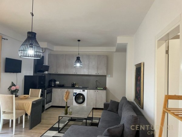 Tirane, jepet me qera garsonier 1+1 Kati 2, 40 m² 380 € (Prane Kodres Diellit)