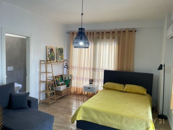 Tirane, jepet me qera garsonier 1+1 Kati 2, 40 m² 380 € (Prane Kodres Diellit)