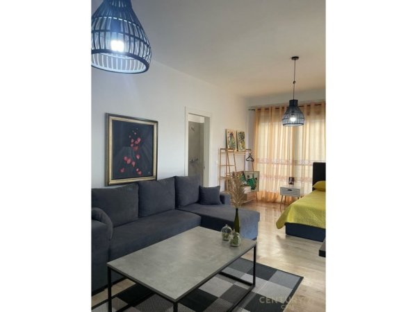 Tirane, jepet me qera garsonier 1+1 Kati 2, 40 m² 380 € (Prane Kodres Diellit)