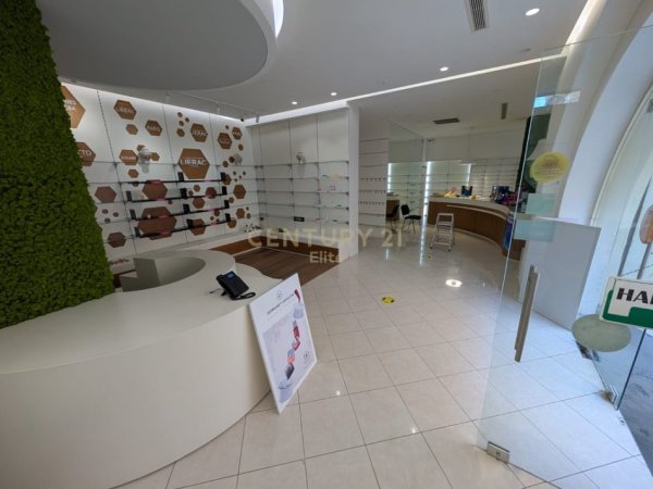 Tirane, shes ambjent biznesi , 110 m² 460.000 € (KOMUNA e PARISIT)