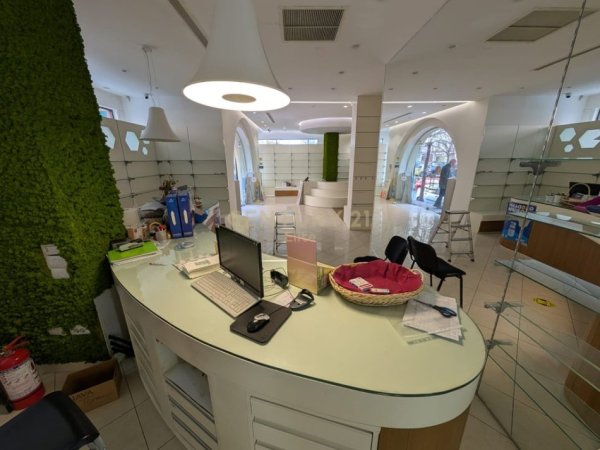 Tirane, shes ambjent biznesi , 110 m² 460.000 € (KOMUNA e PARISIT)