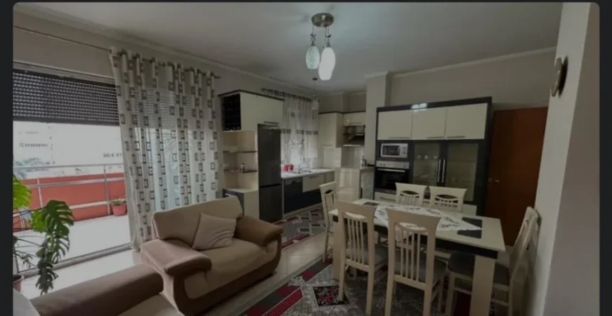 Tirane, jepet me qera apartament 1+1 Kati 4, 74 m² 650 € (Apartament 1+1 me Qera ne Rrugen e Durresit. Rruga e Bogdanëve)