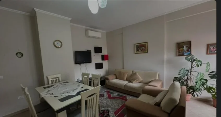 Tirane, jepet me qera apartament 1+1 Kati 4, 74 m² 650 € (Apartament 1+1 me Qera ne Rrugen e Durresit. Rruga e Bogdanëve)