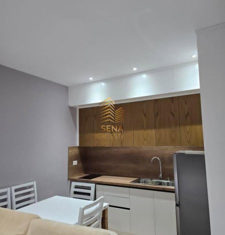 Tirane, jepet me qera apartament 1+1 Kati 3, 65 m² 550 € (Rruga Jordan Misja, Elbavo Shpk)