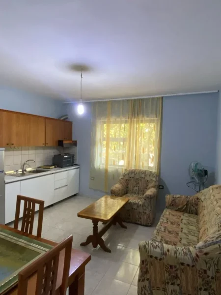 Tirane, jepet me qera shtepi 1+1 Kati 1, 350 € (JEPET ME QERA SUPER SHTEPIA 1+1 TEK SIRI KODRA TEK NENSTACIONI ELEKTRIK)
