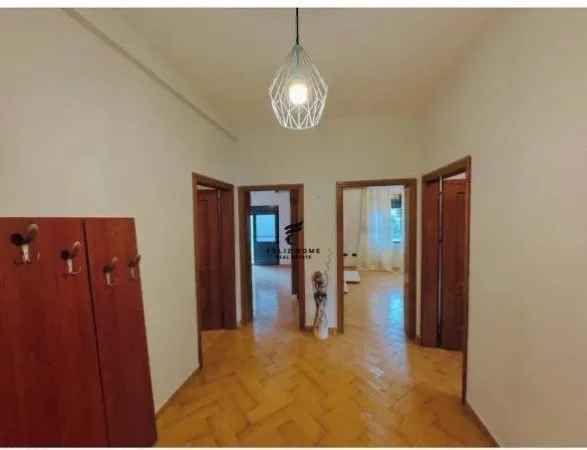 Tirane, shitet apartament 3+1 Kati 3, 135 m² 190.000 € (VILAT GJERMANE)