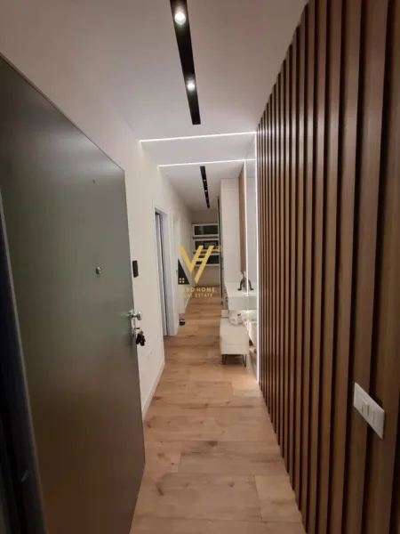 Tirane, jepet me qera apartament 2+1+Ballkon Kati 3, 102 m² 1.000 € (PORCELAN)