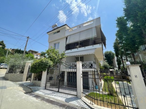 Tirane, jepet me qera Vile 3 Katshe Kati 3, 306 m² 2.500 € (Vilat amerikane)